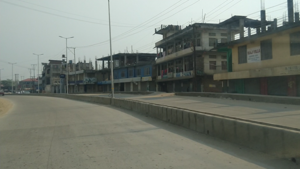 The NH-29 along Purana Bazaar wears a deserted look during a total lockdown of Dimapur District in April. (Morung File Photo)